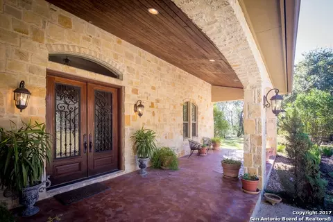133 Mariposa Loop, New Braunfels, TX 78132