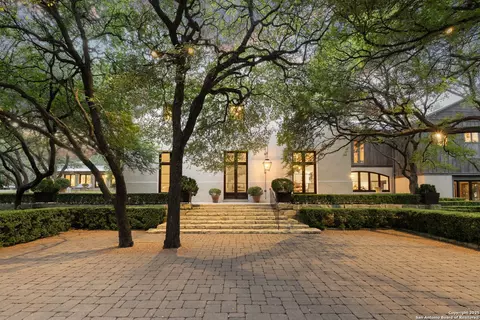 317 Limestone Crk, Hill Country Village, TX 78232