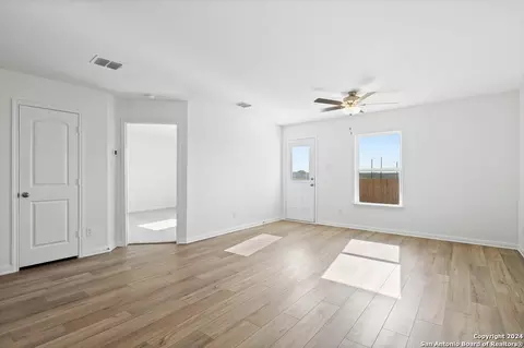 10930 Lafayette Loop, Converse, TX 78109 photo 6