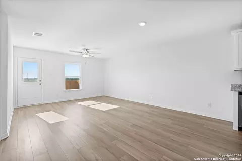 10930 Lafayette Loop, Converse, TX 78109 photo 3