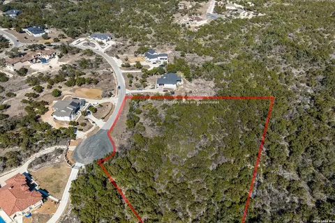 171 County Road 2814, Mico, TX 78056