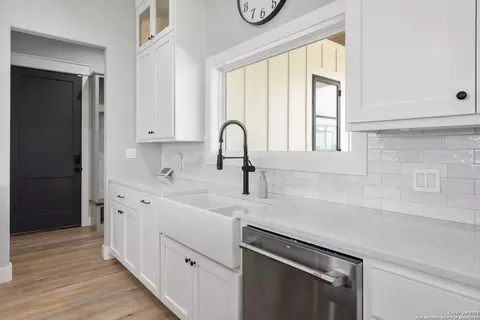 Kitchen - 32139 Giboney, Hempstead, TX 77445 photo 8 of 8