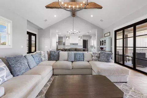 Living - 32139 Giboney, Hempstead, TX 77445 photo 3 of 5