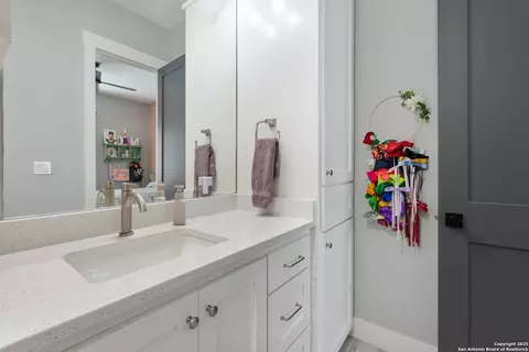 Bath - 32139 Giboney, Hempstead, TX 77445 photo 15 of 16
