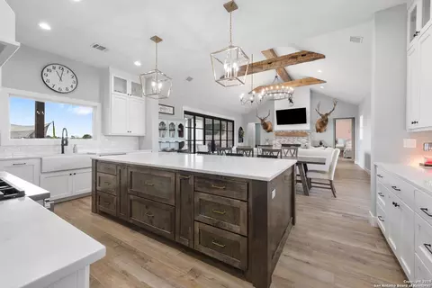 Kitchen - 32139 Giboney, Hempstead, TX 77445 photo 5 of 8