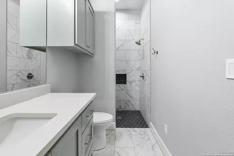 Bath - 32139 Giboney, Hempstead, TX 77445 photo 12 of 16