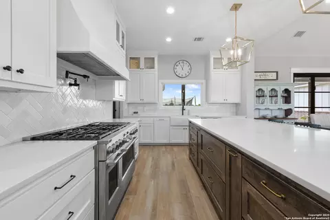 Kitchen - 32139 Giboney, Hempstead, TX 77445 photo 7 of 8