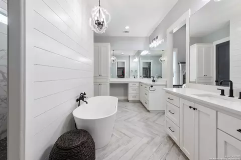 Bath - 32139 Giboney, Hempstead, TX 77445 photo 2 of 16