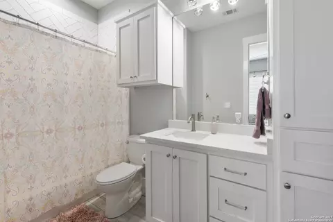 Bath - 32139 Giboney, Hempstead, TX 77445 photo 13 of 16