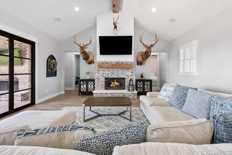 Living - 32139 Giboney, Hempstead, TX 77445 photo 1 of 5