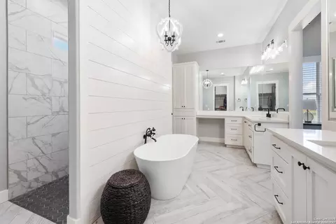 Bath - 32139 Giboney, Hempstead, TX 77445 photo 3 of 16