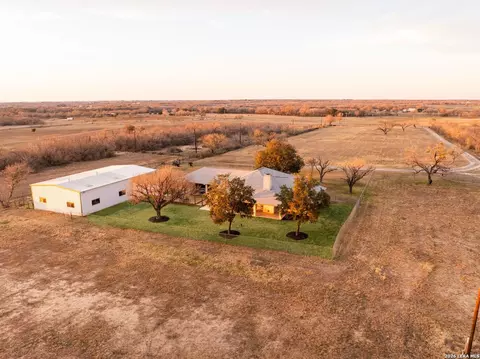 14320 La Vernia Rd, Saint Hedwig, TX 78152