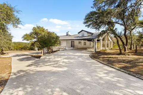 2040 Island Vw, Canyon Lake, TX 78133