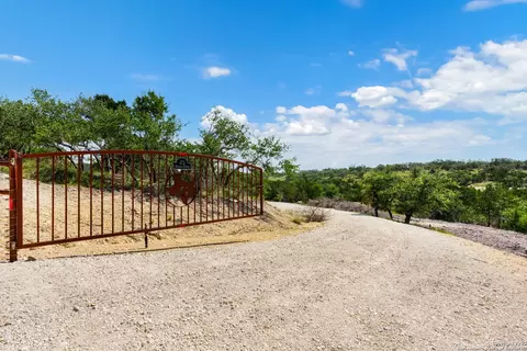 472 Stallion Estates Dr, Spring Branch, TX 78070 photo 9