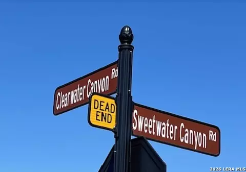 30 Clearwater Cyn, Bandera, TX 78003