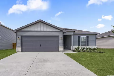 16104 Farmer, Lytle, TX 78052