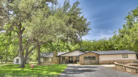 727 Leakey Springs Rd, Leakey, TX 78873