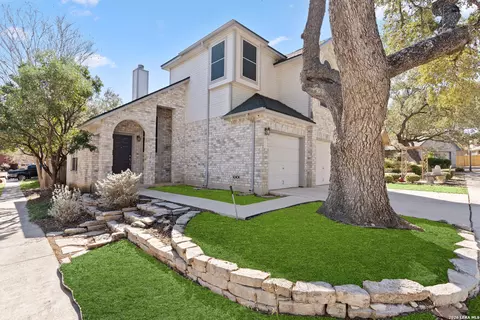 8814 Lost Arbor Cir, San Antonio, TX 78240