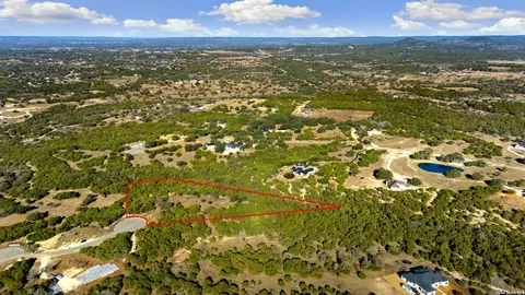 180 La Vista Ct, Pipe Creek, TX 78063