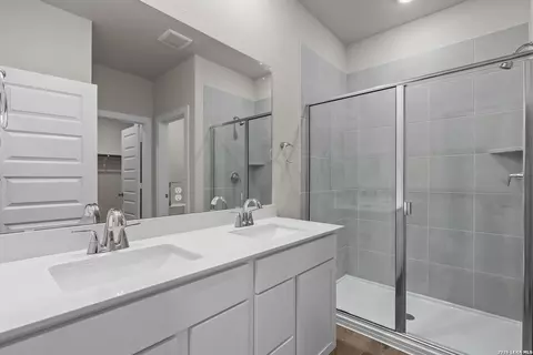 Bath - 5631 Franklin Hls, Von Ormy, TX 78073 photo 1 of 5