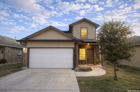 177 Middle Green Loop, Floresville, TX 78114
