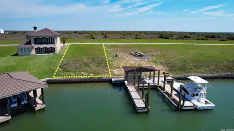 lot211 E Burgundy Bay, Port O'connor, TX 77982