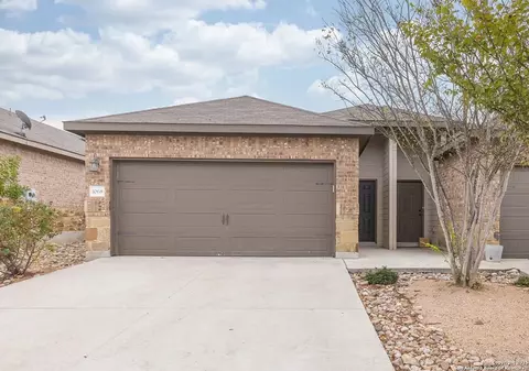 1050 Carolyn, New Braunfels, TX 78130