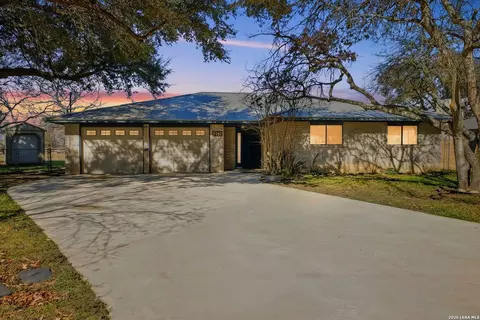 10 Broken Ski Cir, New Braunfels, TX 78130