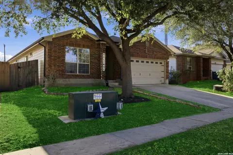 2396 Medina Dr, New Braunfels, TX 78130