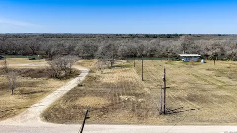 205 Guadalupe Riv, Tivoli, TX 77990