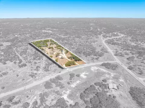 174 Crescent Rdg, Hondo, TX 78009