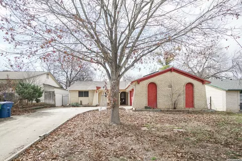 7610 Meadow Grn, San Antonio, TX 78251