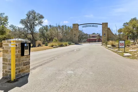 1496 Majestic Hls, Blanco, TX 78606