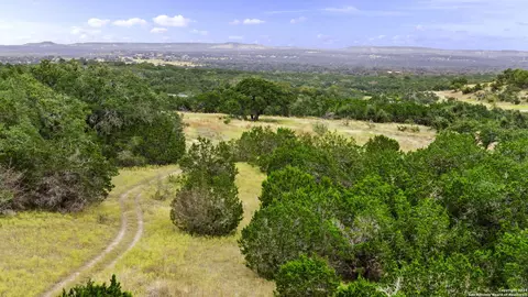 701 Windmill Ridge Dr, Blanco, TX 78606 photo 4