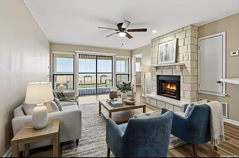 1256 Cougar UNIT 6, Canyon Lake, TX 78133