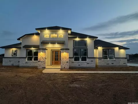 128 W Tree Farm, Lytle, TX 78052
