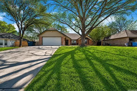 1911 Palace, New Braunfels, TX 78130
