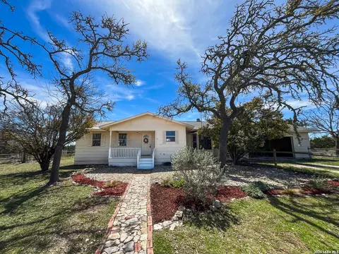 105 Peggy Dr, Mountain Home, TX 78058