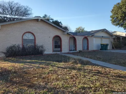 303 Cordoba Dr, Universal City, TX 78148