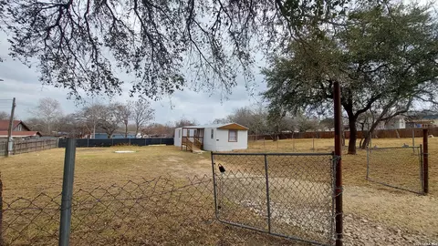 4325 Mountain Pass, Von Ormy, TX 78073 photo 4