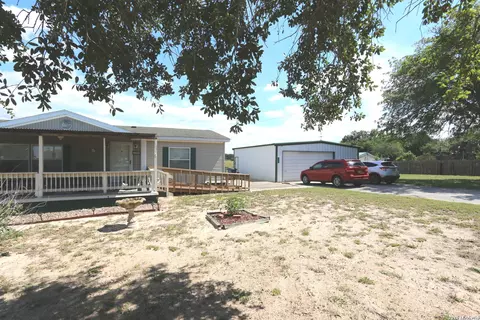 133 Oak Vw, La Vernia, TX 78121