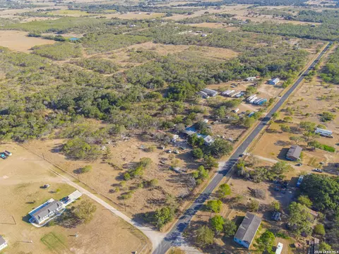 21190 Ernst, Somerset, TX 78069