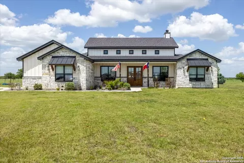 317 Farmstead, Seguin, TX 78155