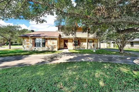 603 N Rachel St, Falls City, TX 78113
