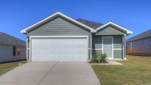 311 Wild Goose Dr, Luling, TX 78648