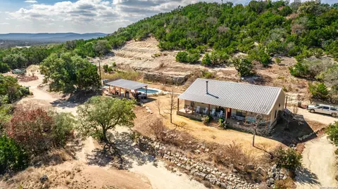 1079 County Road 357, Utopia, TX 78884