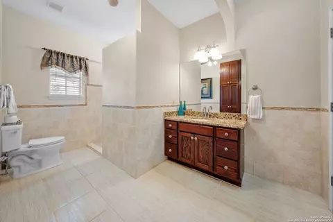Bath - 765 E Loop 1604, Saint Hedwig, TX 78152 photo 7 of 7