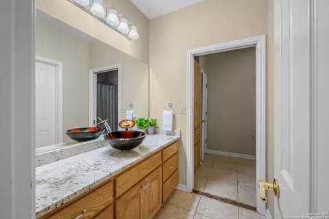 Bath - 765 E Loop 1604, Saint Hedwig, TX 78152 photo 4 of 7