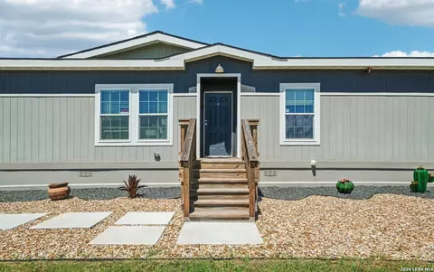 5750 Fm 541, Floresville, TX 78114