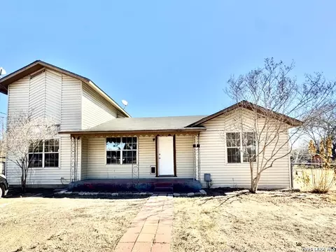 19524 S Benton, Lytle, TX 78052